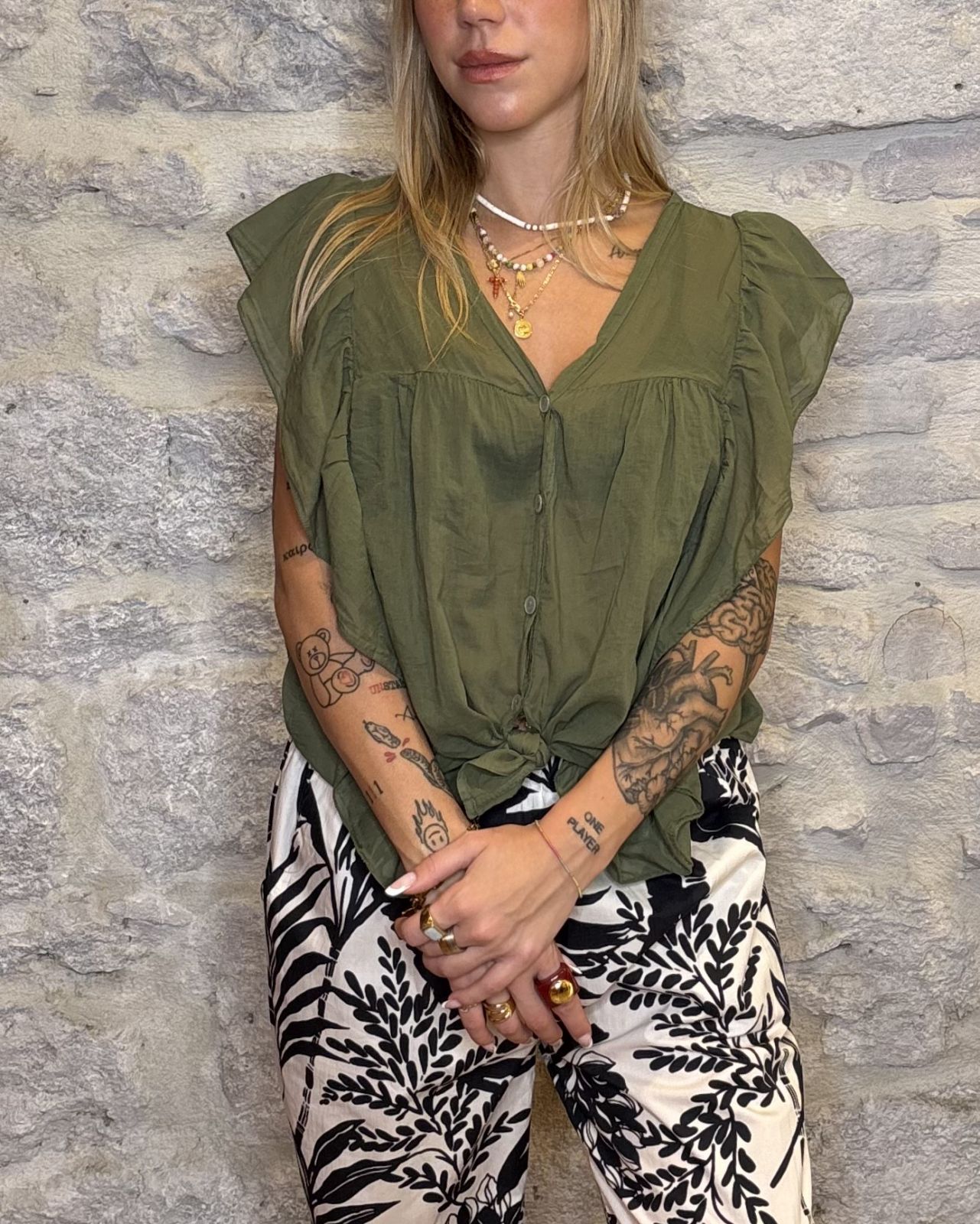 NUMERO6 SELECTION camicia in mussola con rouches verde Image