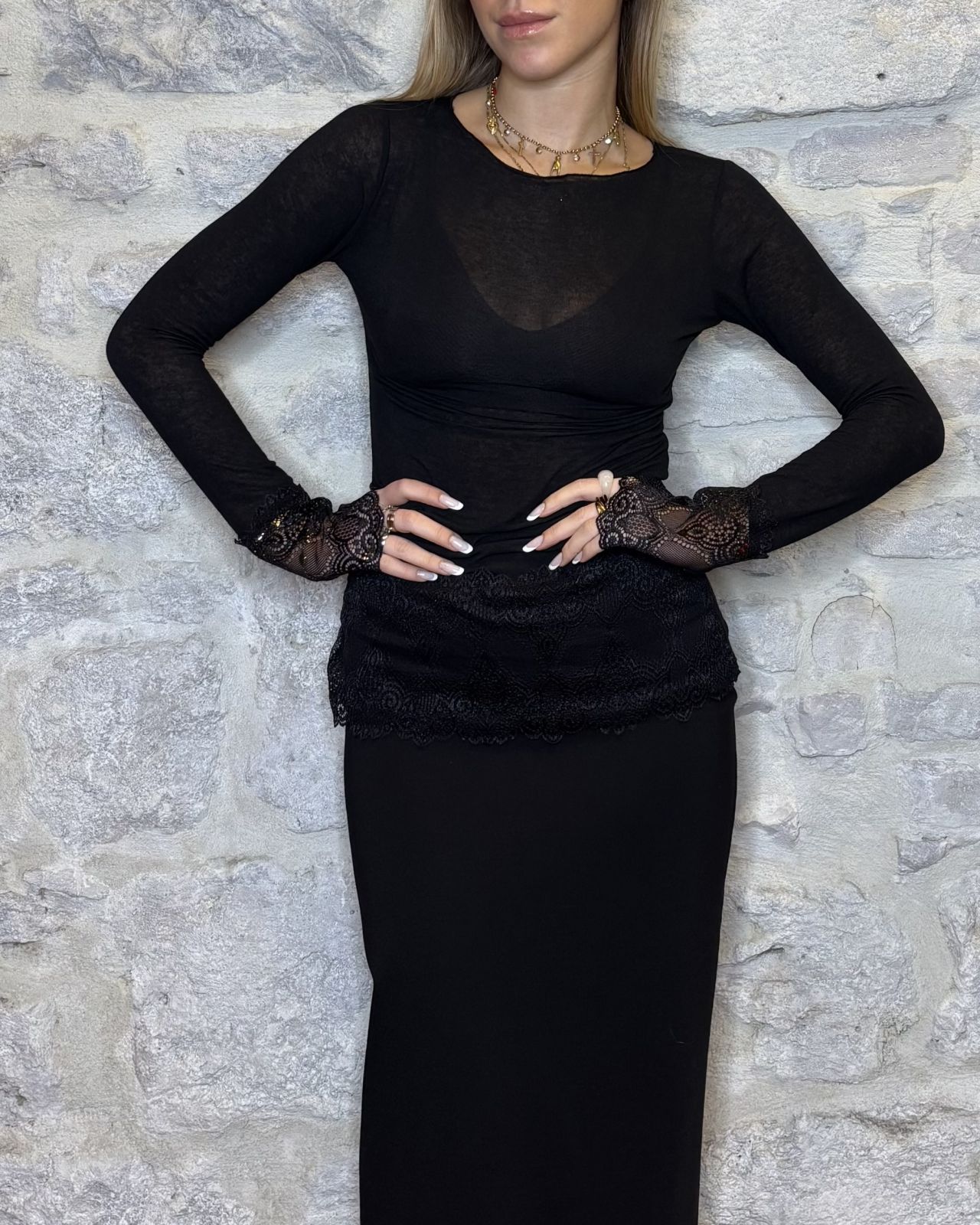 TENSIONE IN maglia cashmere applicazione pizzo nero Image