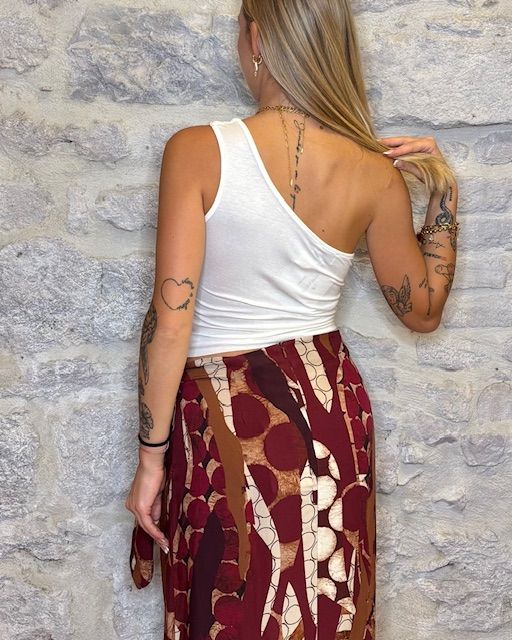 SUSY MIX top crop monospalla bianco con accessorio  Image