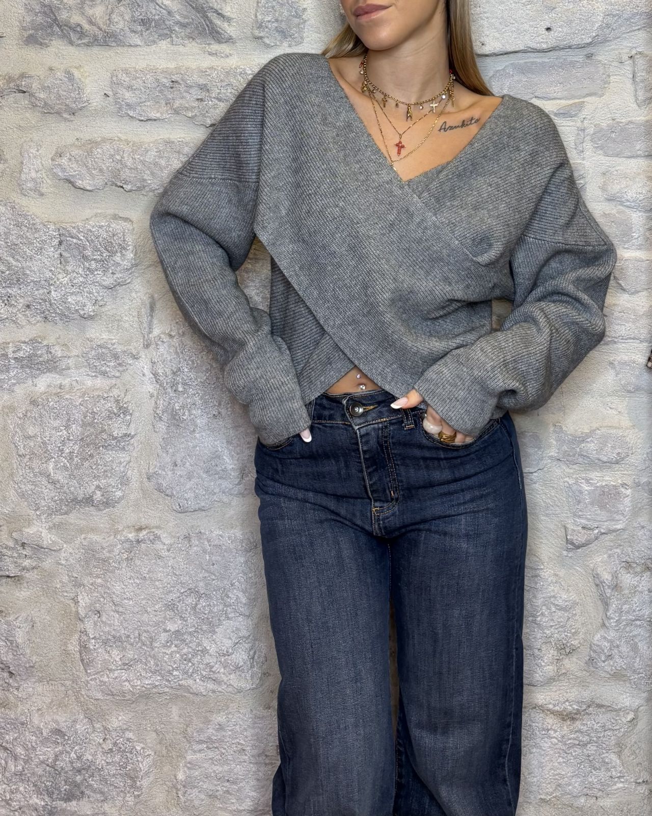 SUSY MIX maglia crop con incrocio grigio Image