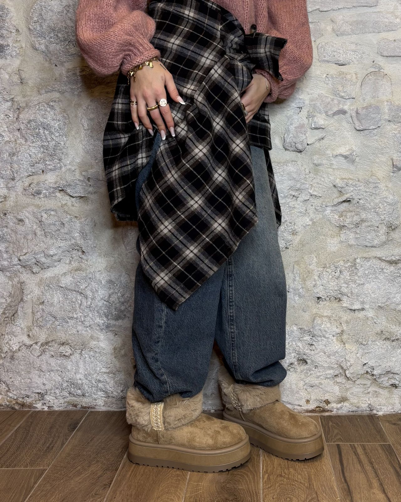 NUMERO6 SELECTION Stivaletto platform con pelliccia sabbia Image