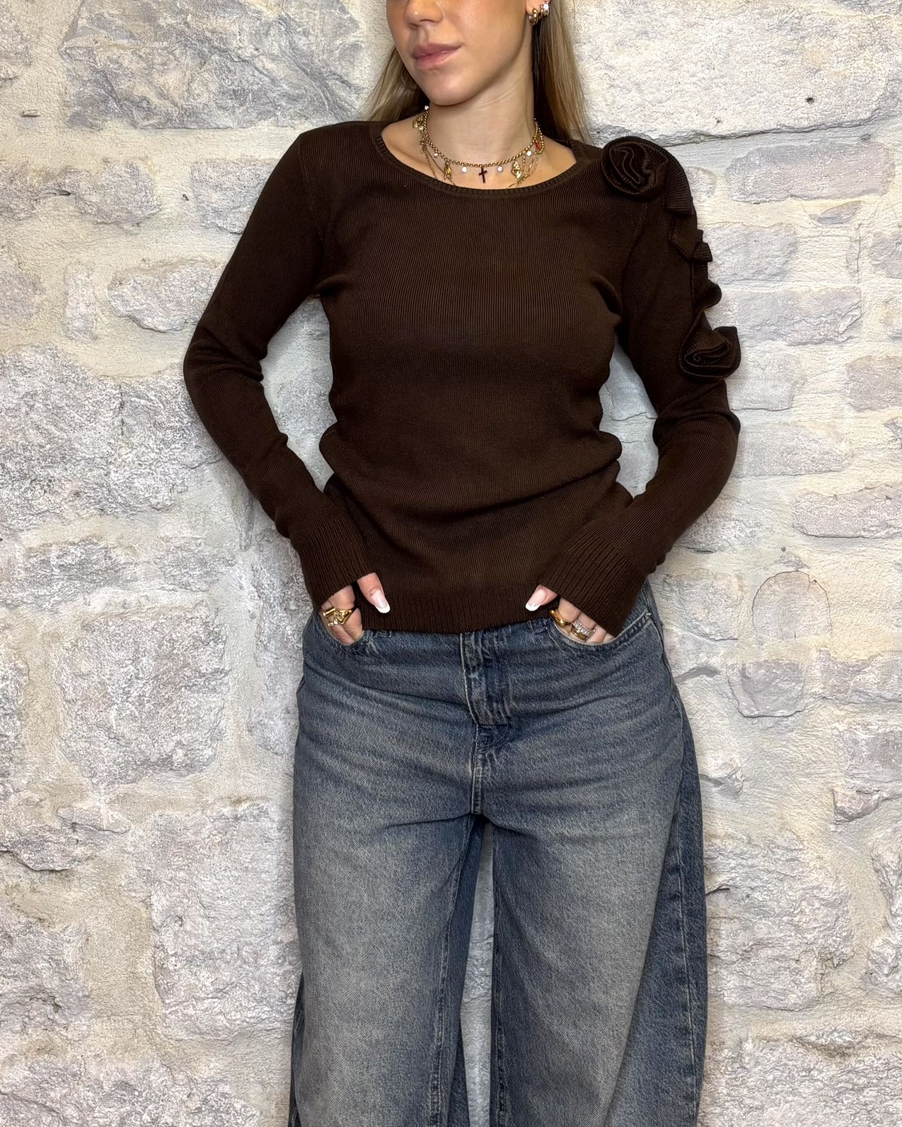 SUSY MIX maglia scollo a madonna con rose moro Image