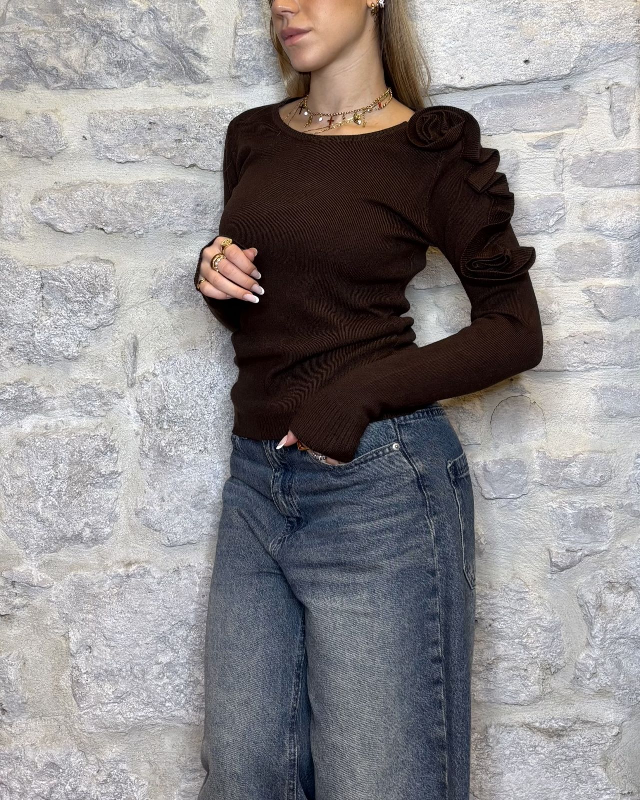 SUSY MIX maglia scollo a madonna con rose moro Image