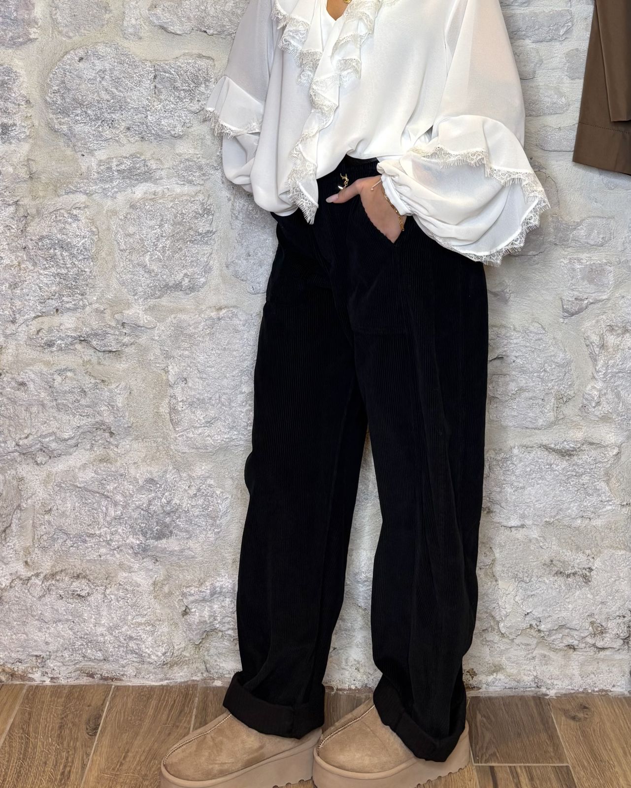 SUSY MIX pantalone ovetto in velluto nero Image