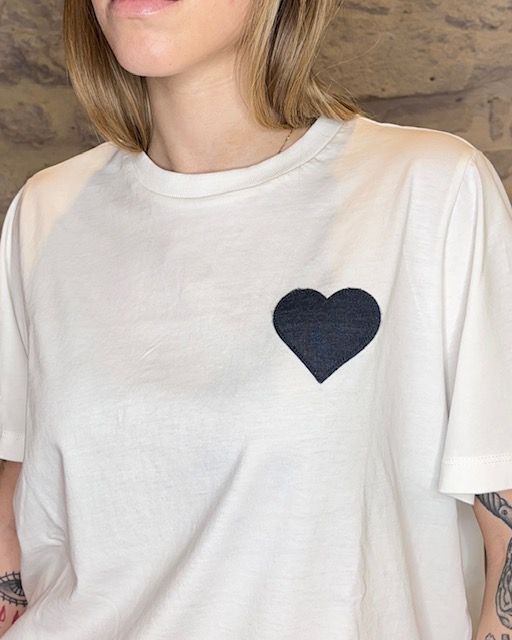 VERO MODA T-shirt con cuore in jeans Image