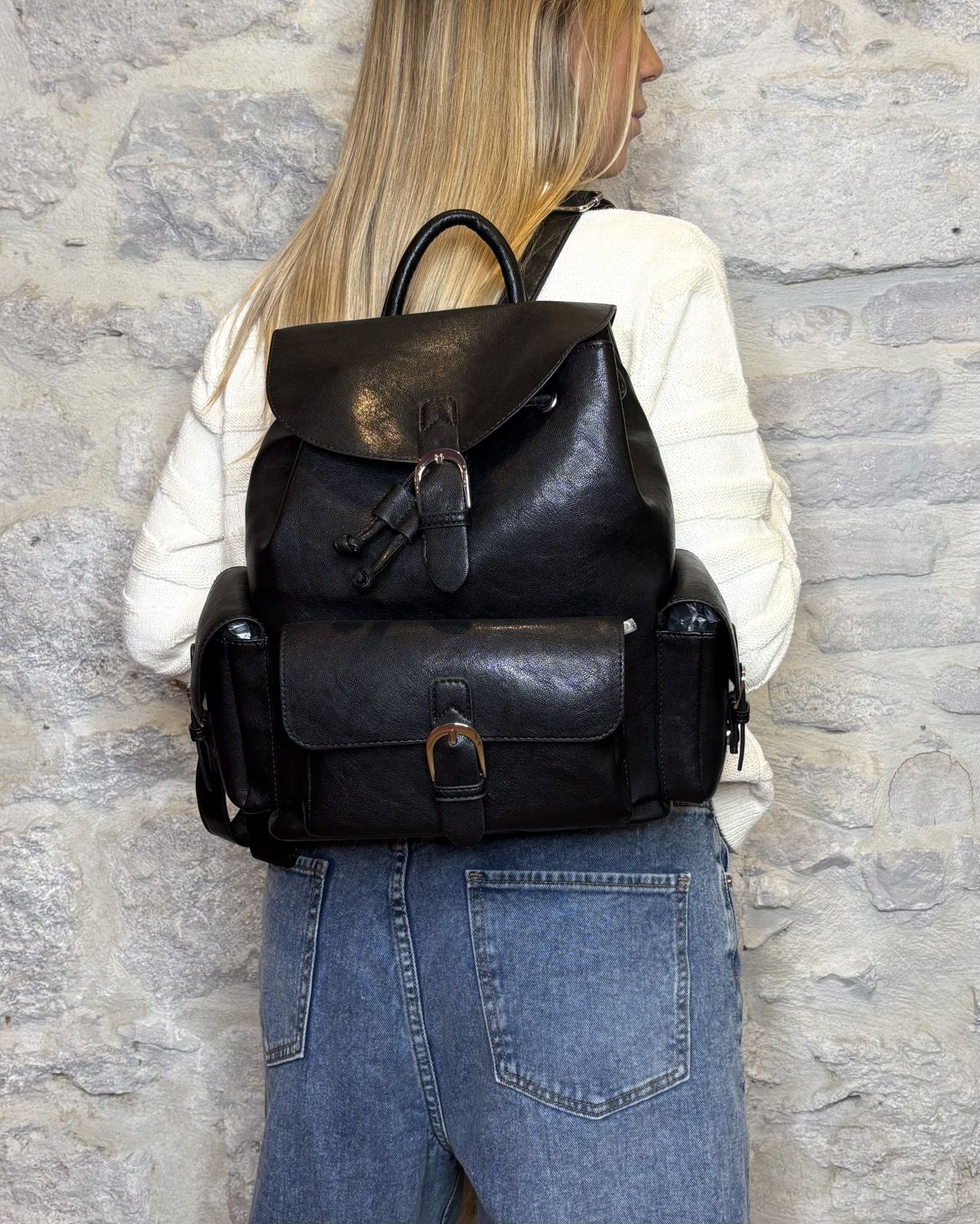 VIVIENNE D Zaino vintage in ecopelle nero Image
